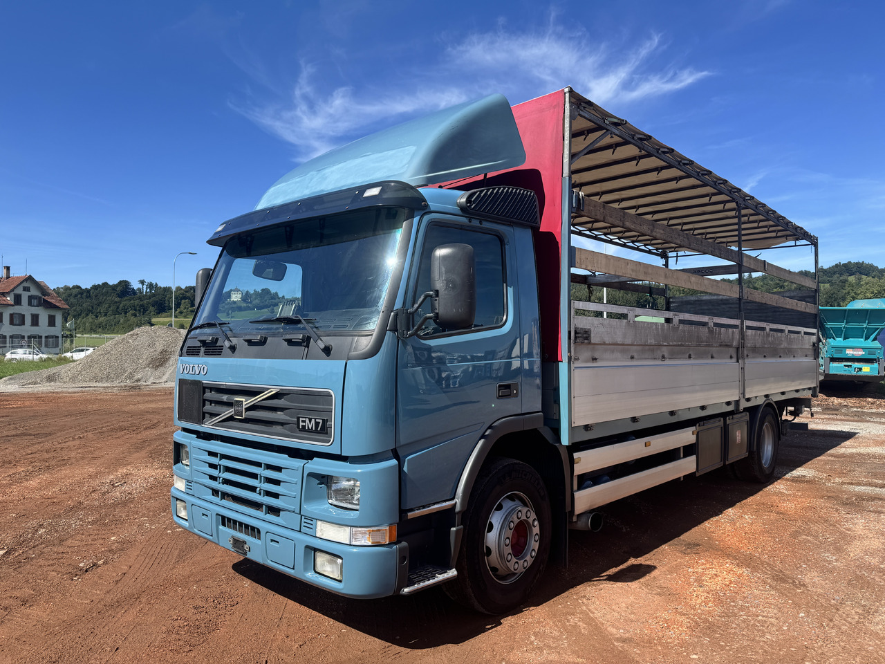 VOLVO FM7-290 4x2 Blache-Hebebühne - Kravas automašīna ar tentu: foto 1 VOLVO FM7-290 4x2 Blache-Hebebühne - Kravas automašīna ar tentu: foto 1