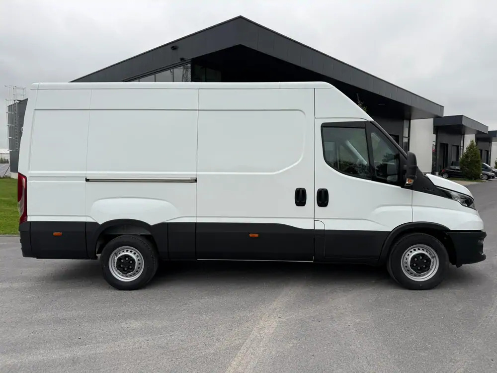 Iveco Daily 35-140 *L3H2*DISPO DE STOCK*Airco*Cruise control - Kravas mikroautobuss: foto 3 Iveco Daily 35-140 *L3H2*DISPO DE STOCK*Airco*Cruise control - Kravas mikroautobuss: foto 3