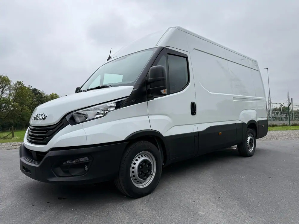 Iveco Daily 35-140 *L3H2*DISPO DE STOCK*Airco*Cruise control - Kravas mikroautobuss: foto 1 Iveco Daily 35-140 *L3H2*DISPO DE STOCK*Airco*Cruise control - Kravas mikroautobuss: foto 1