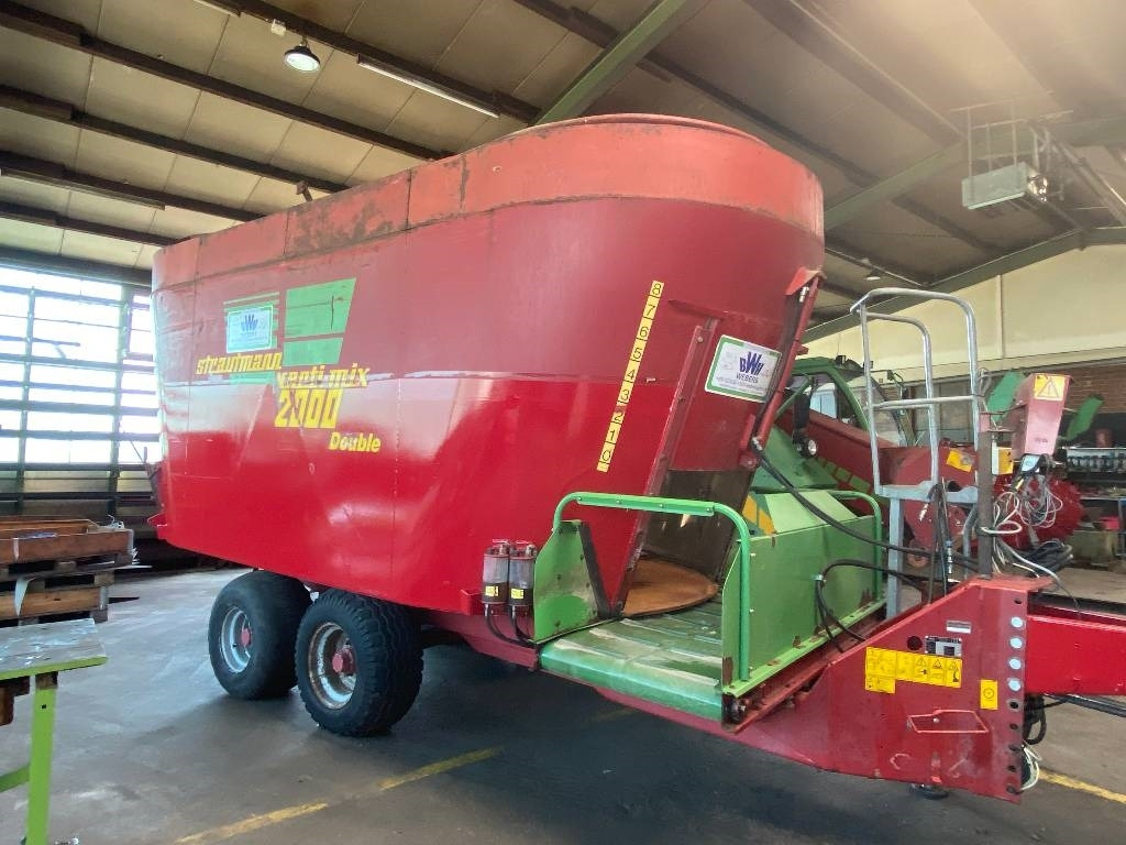 Strautmann Verti Mix 2000 Double - Lopbarības mikseris: foto 2 Strautmann Verti Mix 2000 Double - Lopbarības mikseris: foto 2