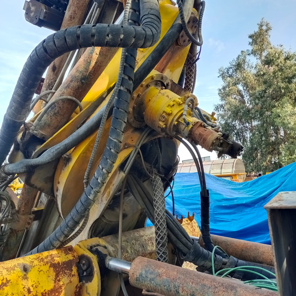 Atlas Copco SIMBA M4C DTH - Kalnrūpniecības mašīna: foto 2 Atlas Copco SIMBA M4C DTH - Kalnrūpniecības mašīna: foto 2