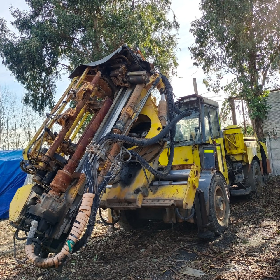 Atlas Copco SIMBA M4C DTH - Kalnrūpniecības mašīna: foto 1 Atlas Copco SIMBA M4C DTH - Kalnrūpniecības mašīna: foto 1