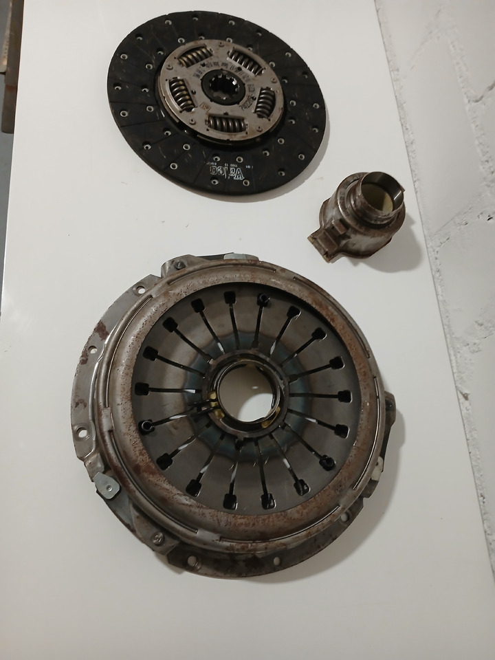 Clutchkit DT790503 for IVECO Eurocargo - Transmisija: foto 1 Clutchkit DT790503 for IVECO Eurocargo - Transmisija: foto 1