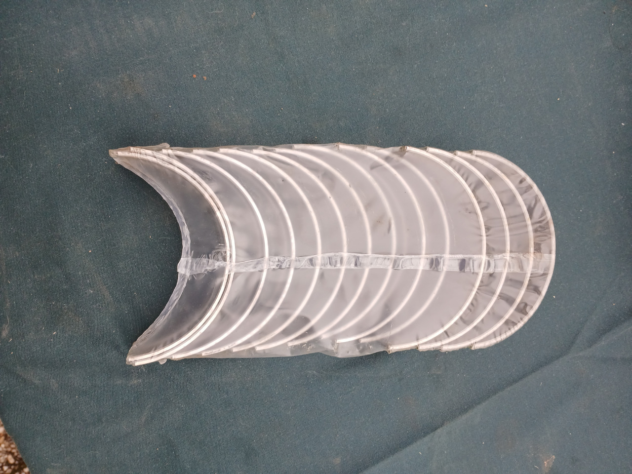 Main bearing DT 594054 for DAF 683200 - Dzinēja gultnis: foto 1 Main bearing DT 594054 for DAF 683200 - Dzinēja gultnis: foto 1