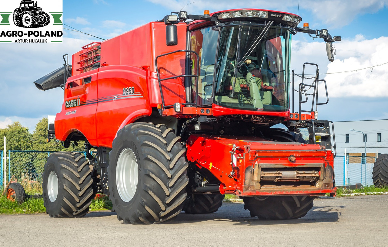 CASE IH IH 9250 AFS - 2019 ROK - 4X4 - 10,7 M. - GPS - AUTOPILOT - 2754H - Labības kombains: foto 3 CASE IH IH 9250 AFS - 2019 ROK - 4X4 - 10,7 M. - GPS - AUTOPILOT - 2754H - Labības kombains: foto 3