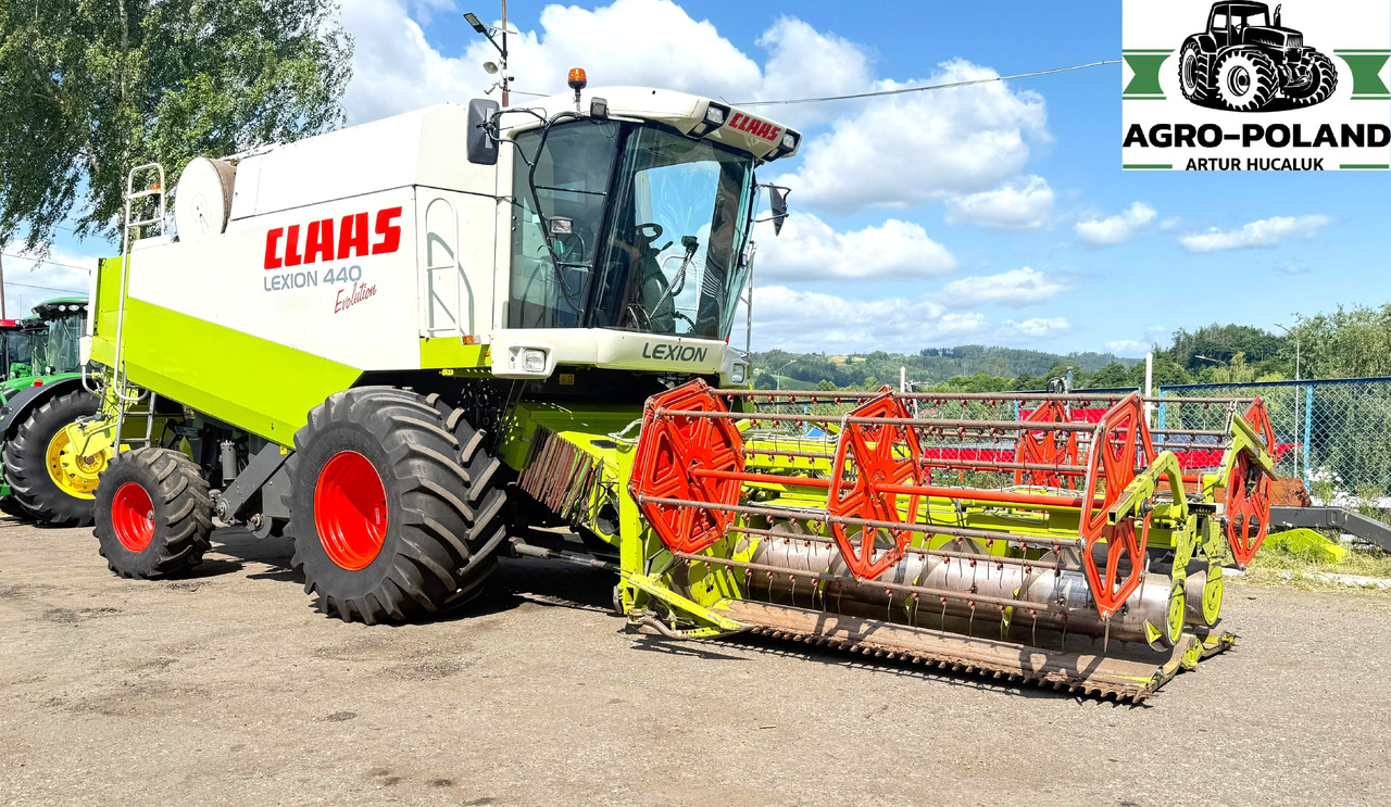 CLAAS LEXION 440 EVOLUTION - 2003 ROK + CLAAS C 540 SKŁADANY - 2007 ROK - Labības kombains: foto 1 CLAAS LEXION 440 EVOLUTION - 2003 ROK + CLAAS C 540 SKŁADANY - 2007 ROK - Labības kombains: foto 1