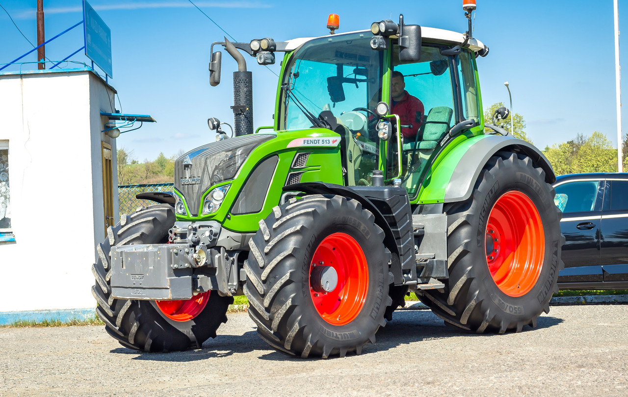 FENDT 513 VARIO - AUTOPILOT - 2016 ROK - ORYGINALNE OPONY - Traktors: foto 2 FENDT 513 VARIO - AUTOPILOT - 2016 ROK - ORYGINALNE OPONY - Traktors: foto 2