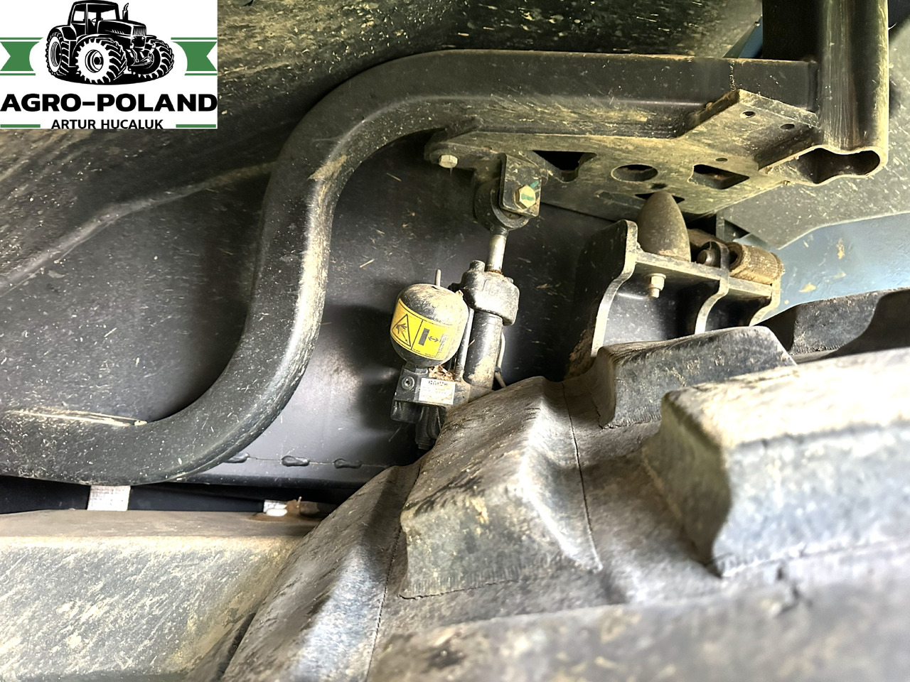 NEW HOLLAND T 8.435 HD SMARTTRAX - 2024 ROK - 1126 h - Traktors: foto 5 NEW HOLLAND T 8.435 HD SMARTTRAX - 2024 ROK - 1126 h - Traktors: foto 5
