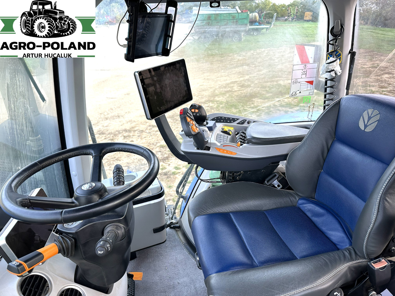 NEW HOLLAND T 8.435 HD SMARTTRAX - 2024 ROK - 1126 h - Traktors: foto 3 NEW HOLLAND T 8.435 HD SMARTTRAX - 2024 ROK - 1126 h - Traktors: foto 3