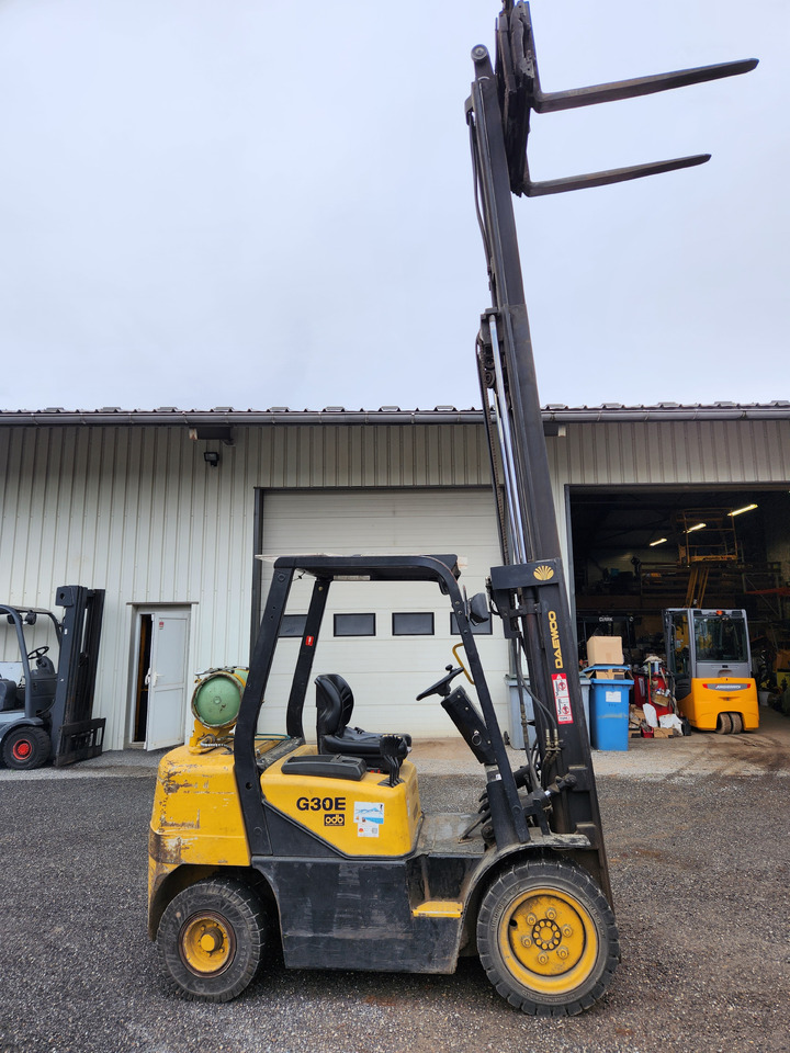 DAEWOO G30E-3 - Gāzes iekrāvējs: foto 3 DAEWOO G30E-3 - Gāzes iekrāvējs: foto 3