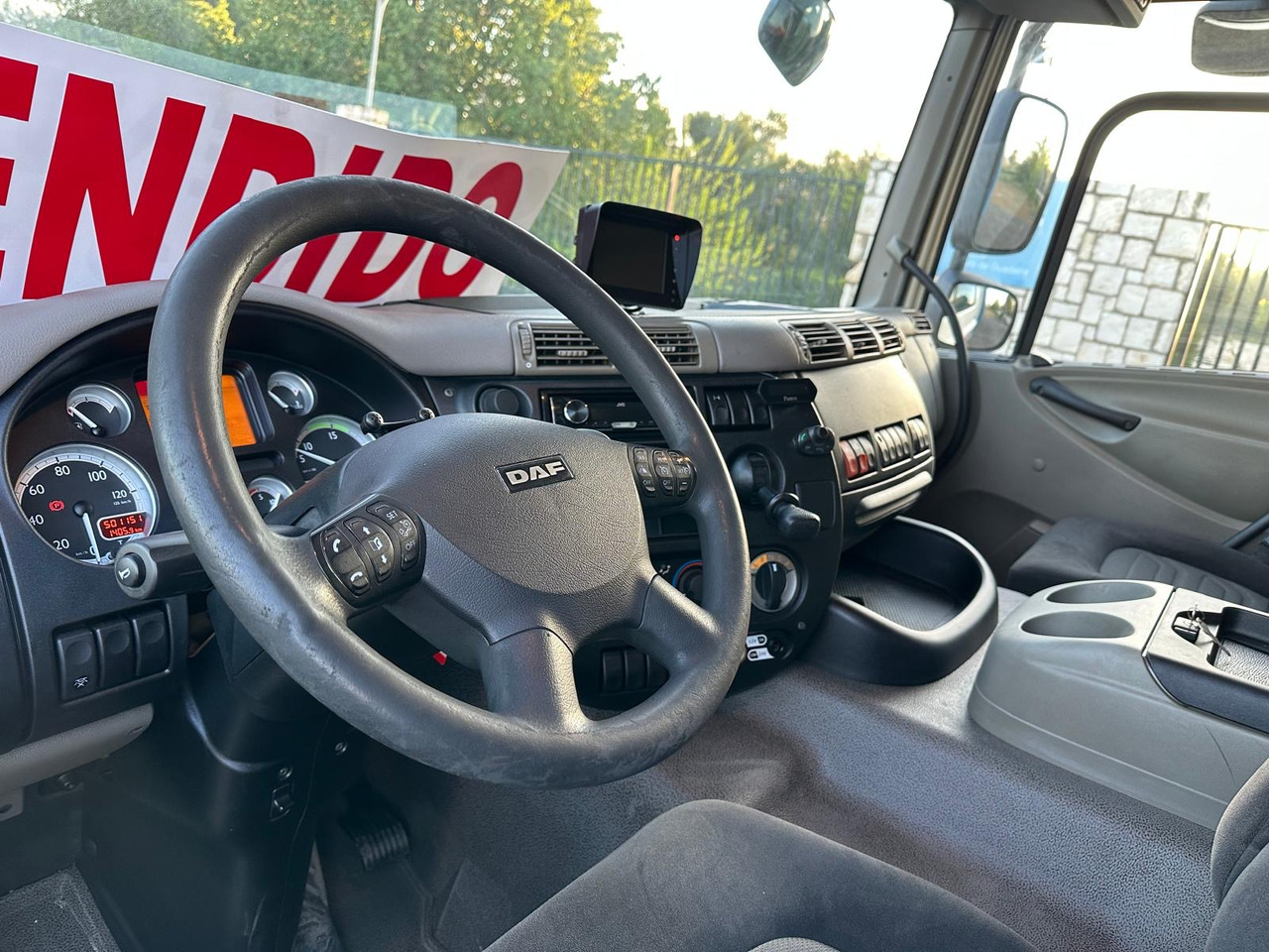 DAF CF 75.310 - Kravas automašīna ar tentu: foto 3 DAF CF 75.310 - Kravas automašīna ar tentu: foto 3
