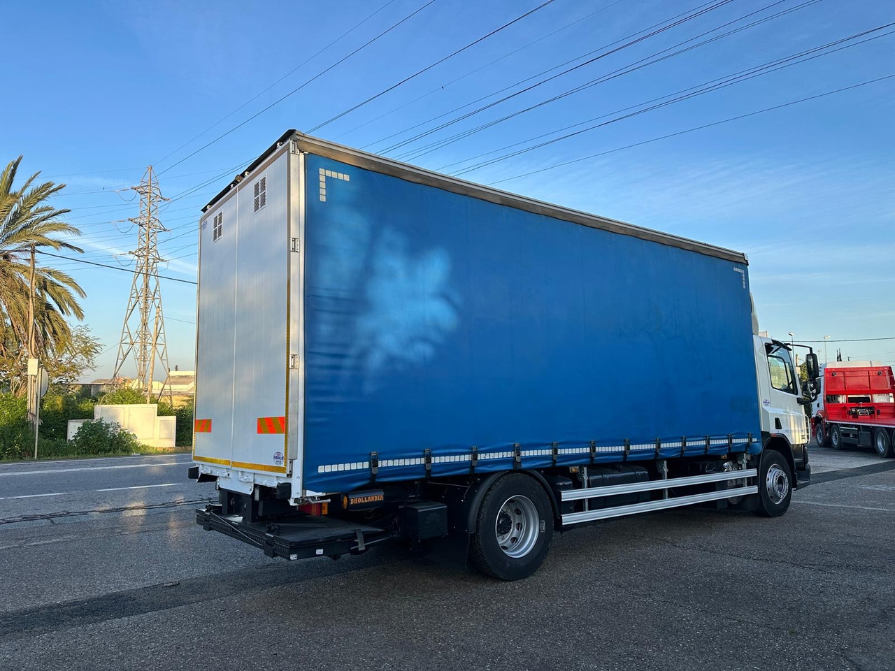 DAF CF 75.310 - Kravas automašīna ar tentu: foto 4 DAF CF 75.310 - Kravas automašīna ar tentu: foto 4