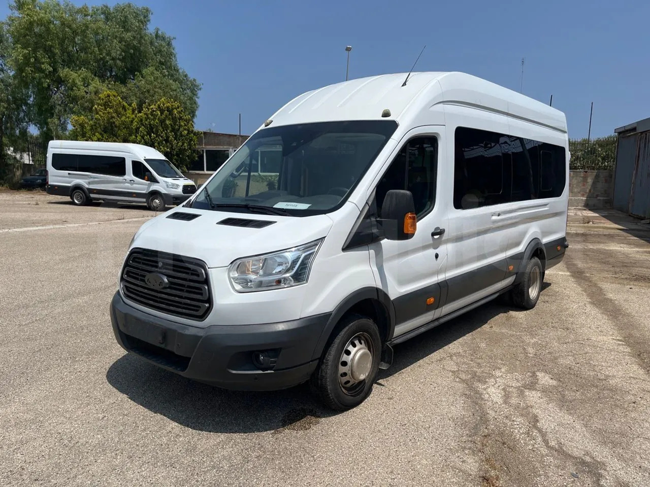 Ford Transit - Mikroautobuss, Pasažieru furgons: foto 4 Ford Transit - Mikroautobuss, Pasažieru furgons: foto 4