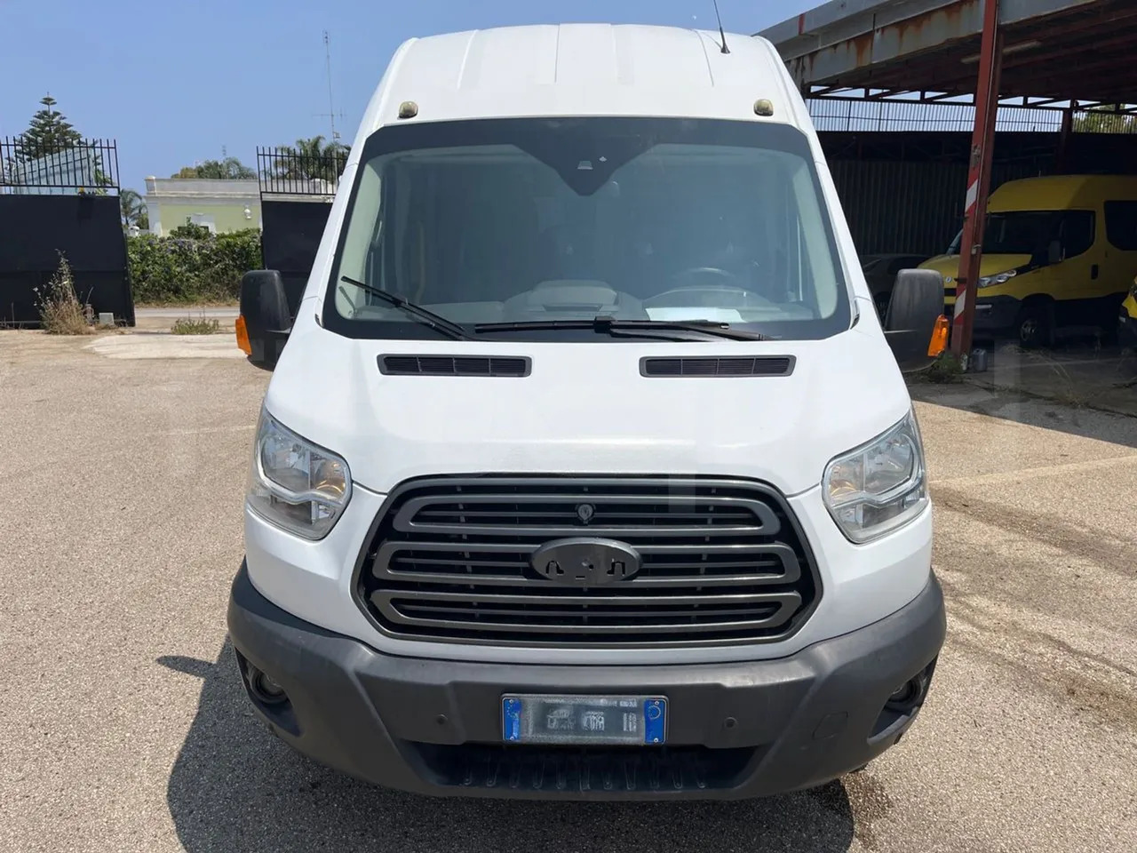Ford Transit - Mikroautobuss, Pasažieru furgons: foto 2 Ford Transit - Mikroautobuss, Pasažieru furgons: foto 2