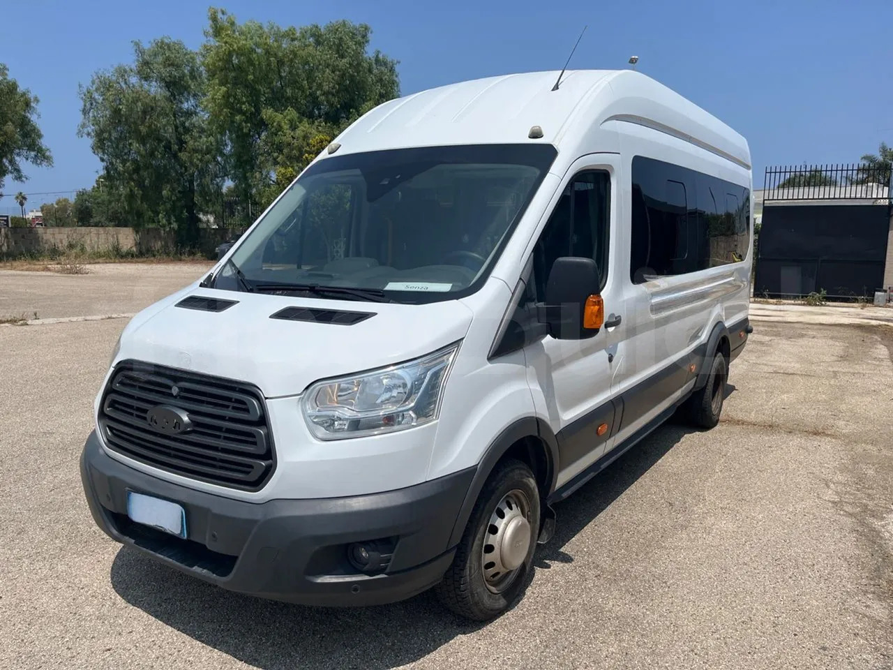 Ford Transit - Mikroautobuss, Pasažieru furgons: foto 4 Ford Transit - Mikroautobuss, Pasažieru furgons: foto 4