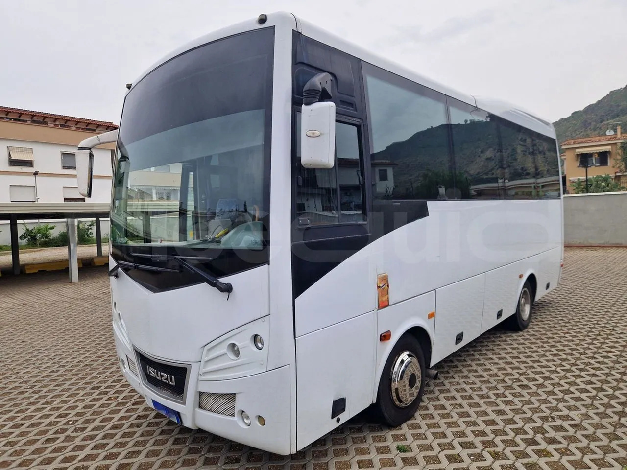 Isuzu Novo - Starppilsētu autobuss: foto 4 Isuzu Novo - Starppilsētu autobuss: foto 4