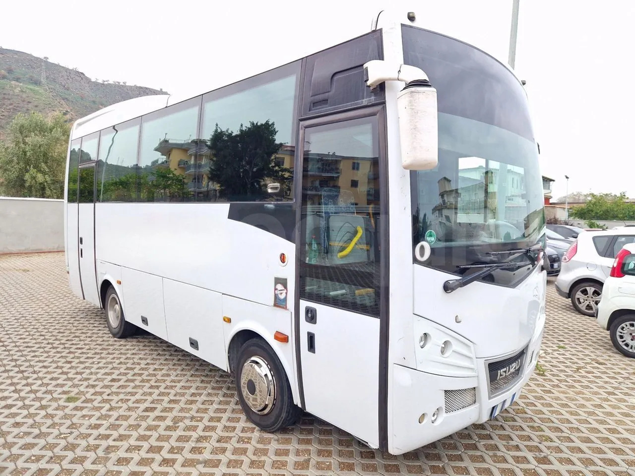 Isuzu Novo - Starppilsētu autobuss: foto 1 Isuzu Novo - Starppilsētu autobuss: foto 1