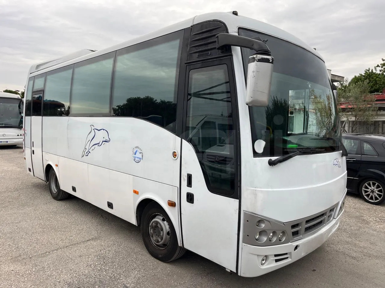 Isuzu Turquoise - Starppilsētu autobuss: foto 1 Isuzu Turquoise - Starppilsētu autobuss: foto 1