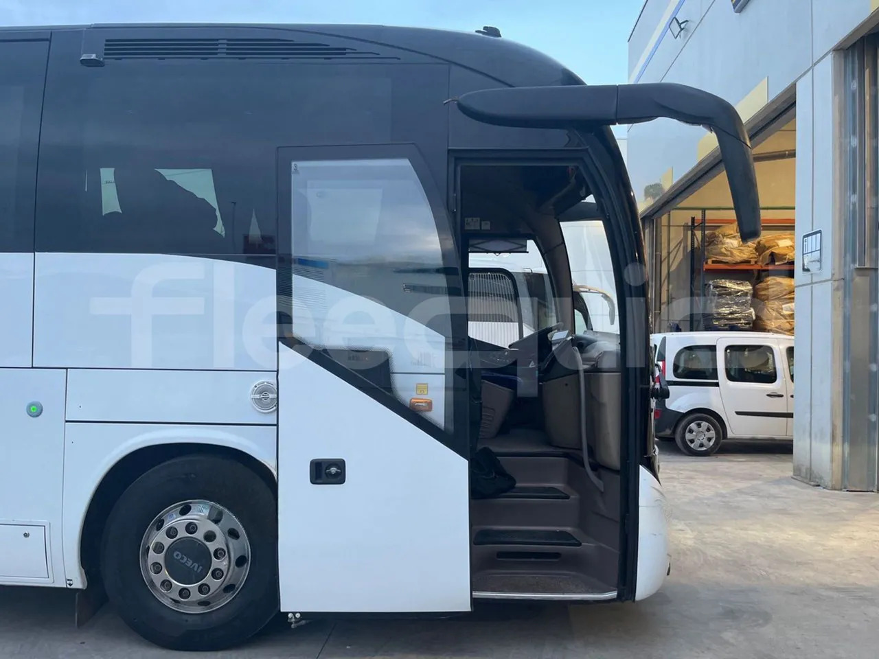 Starppilsētu autobuss Iveco Magelys: foto 17
