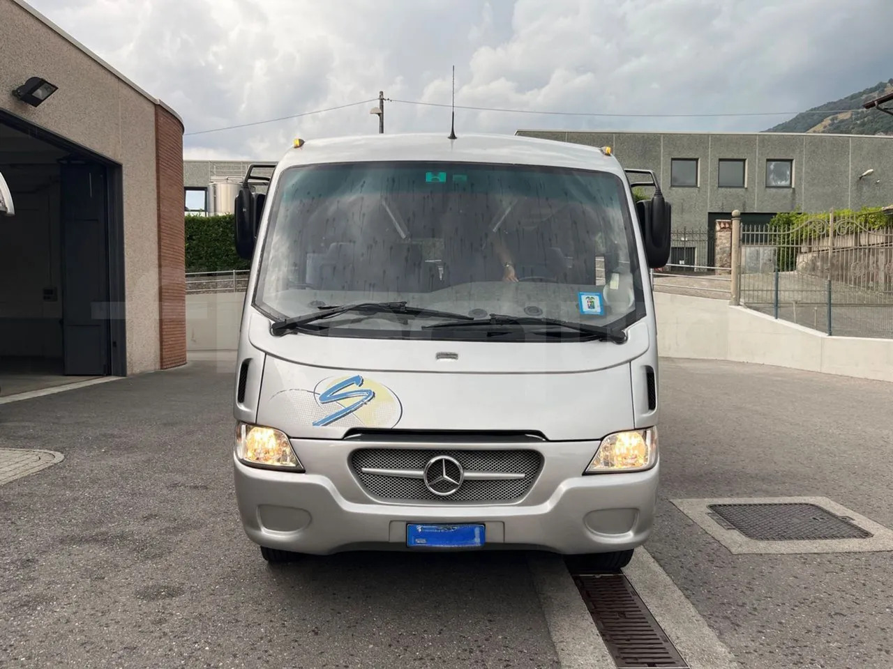 Mercedes-Benz MB 818 S - Starppilsētu autobuss: foto 2 Mercedes-Benz MB 818 S - Starppilsētu autobuss: foto 2