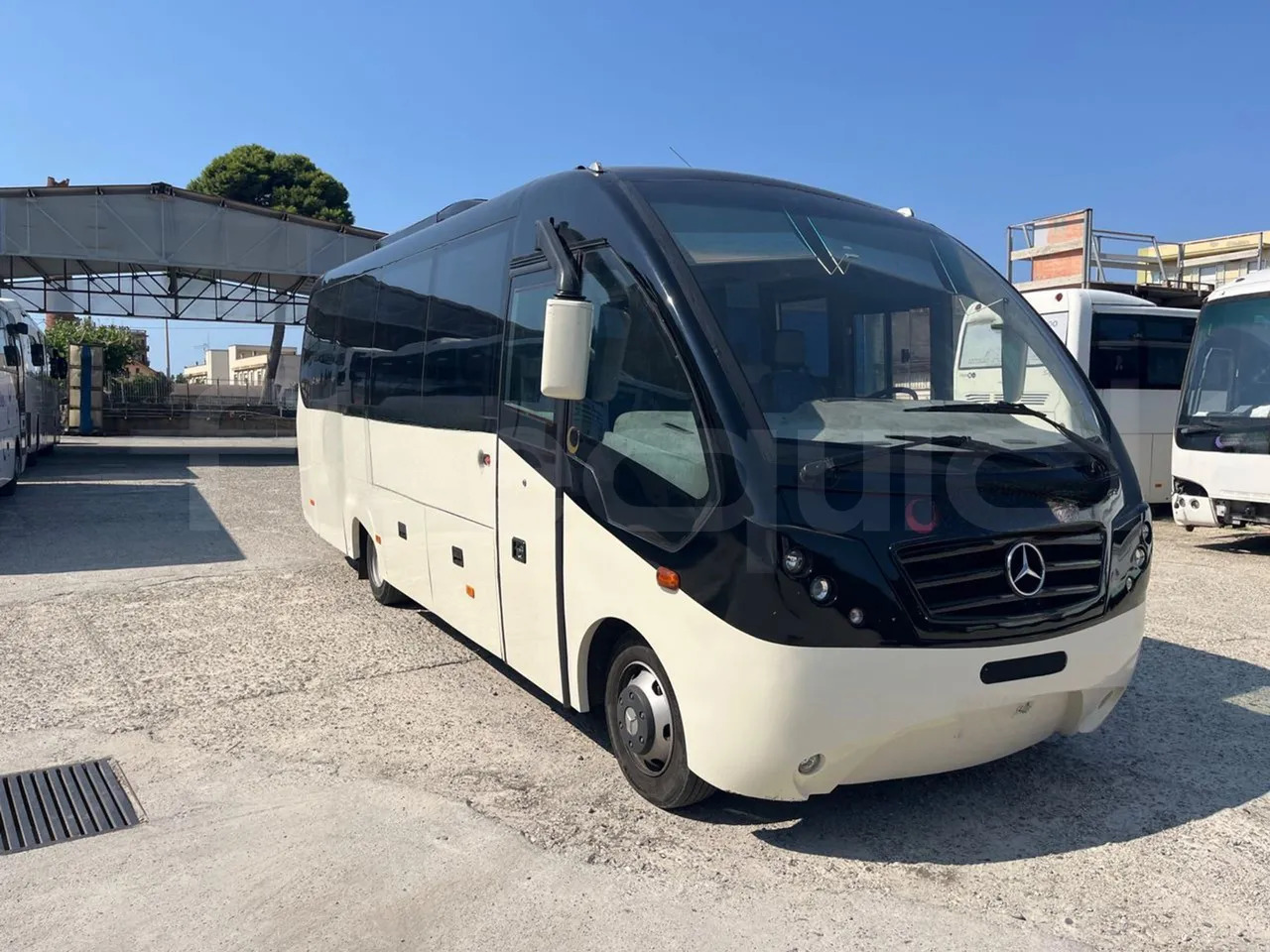 Mercedes-Benz MB 818 S - Starppilsētu autobuss: foto 1 Mercedes-Benz MB 818 S - Starppilsētu autobuss: foto 1