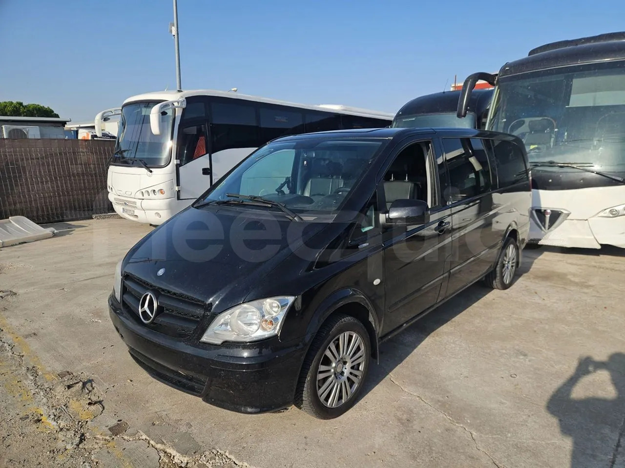 Mercedes-Benz Vito Tourer - Mikroautobuss, Pasažieru furgons: foto 4 Mercedes-Benz Vito Tourer - Mikroautobuss, Pasažieru furgons: foto 4