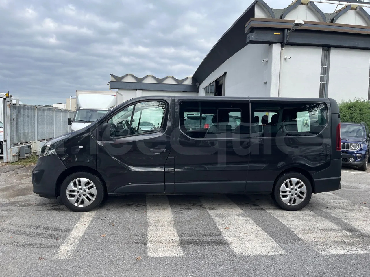 Piepilsētas autobuss Opel Vivaro - B: foto 6
