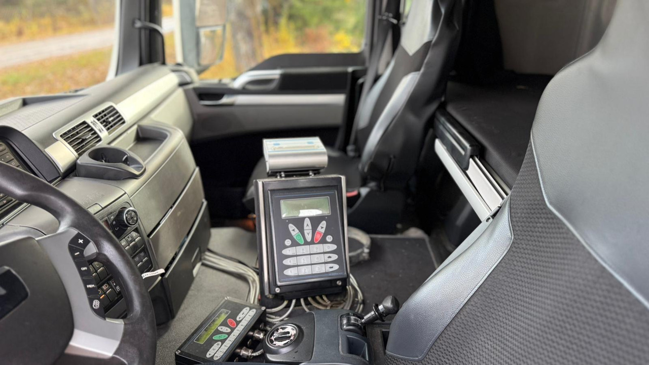 MAN TGS 35.480 8X4-2 TRIDEM Wasser-Tank - Autocisterna: foto 5 MAN TGS 35.480 8X4-2 TRIDEM Wasser-Tank - Autocisterna: foto 5