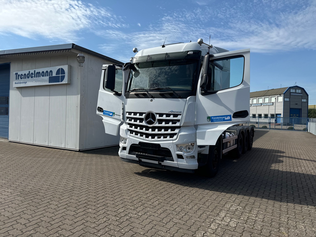 MERCEDES-BENZ Arocs 3553 4 Achsen Tridem - Pacēlājs ar āķi: foto 4 MERCEDES-BENZ Arocs 3553 4 Achsen Tridem - Pacēlājs ar āķi: foto 4