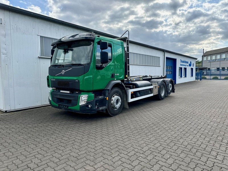 Volvo FE 330 6x2 Hooklift Joab 20 to 5400 mm Lenkachse - Pacēlājs ar āķi: foto 1 Volvo FE 330 6x2 Hooklift Joab 20 to 5400 mm Lenkachse - Pacēlājs ar āķi: foto 1