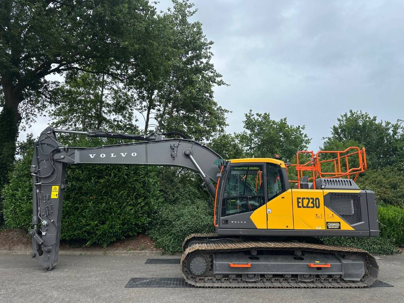 Volvo EC 220 EL - Kāpurķēžu ekskavators: foto 1 Volvo EC 220 EL - Kāpurķēžu ekskavators: foto 1