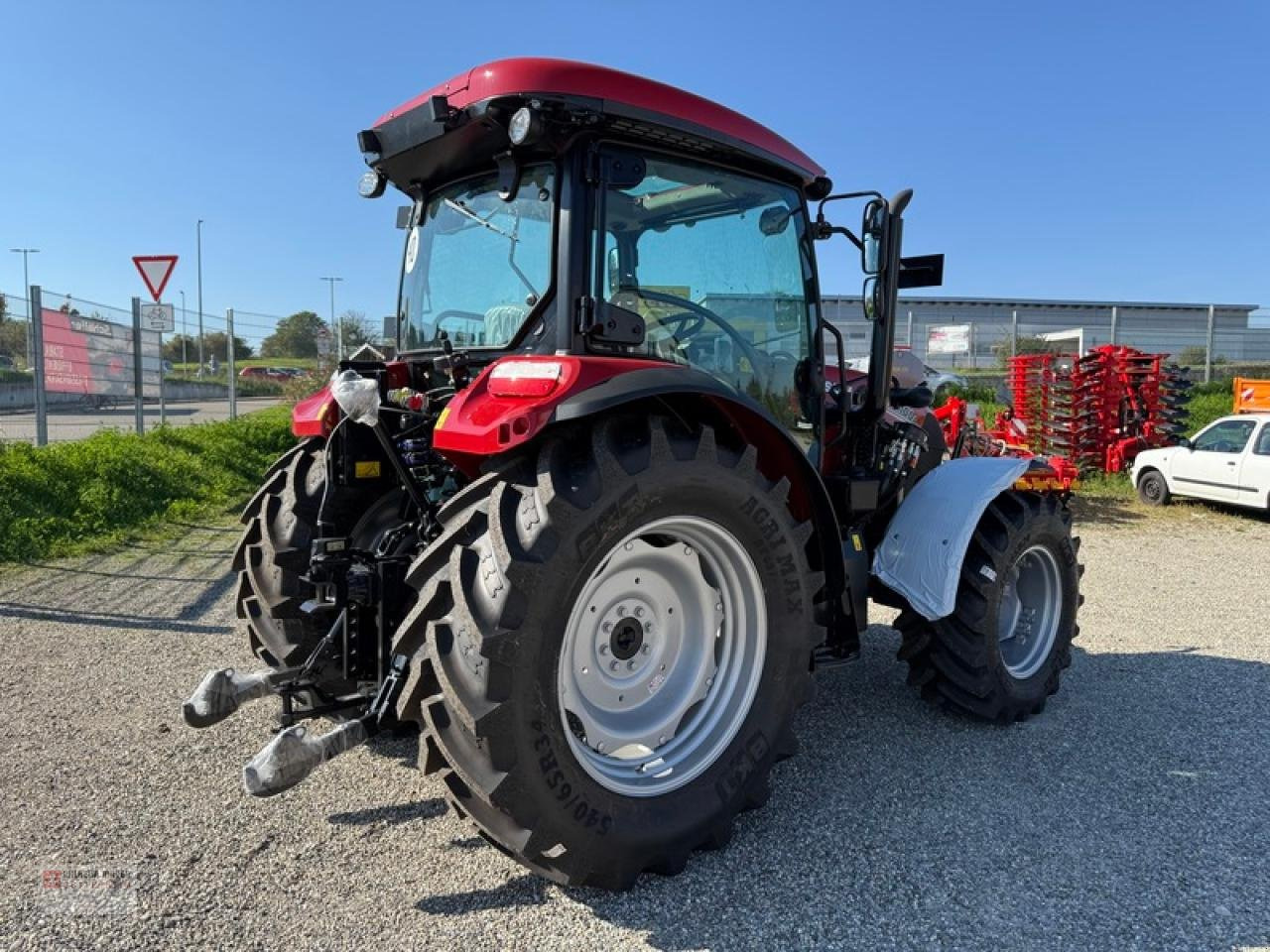 Case IH FARMALLC 100 ACTIVE DRIVE - Traktors: foto 4 Case IH FARMALLC 100 ACTIVE DRIVE - Traktors: foto 4