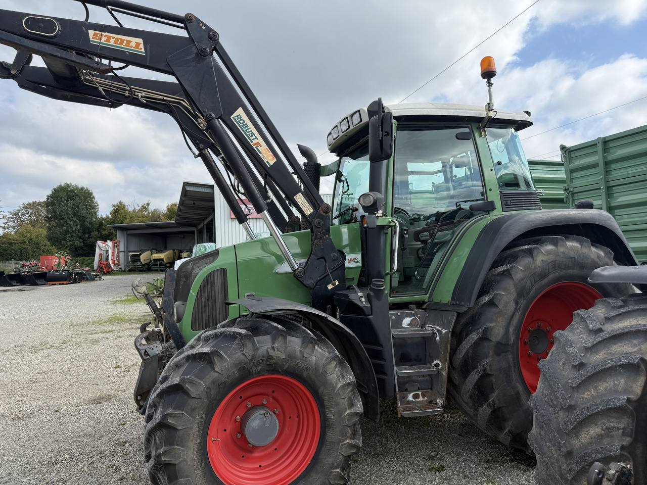 Fendt 415 TMS - Traktors: foto 1 Fendt 415 TMS - Traktors: foto 1