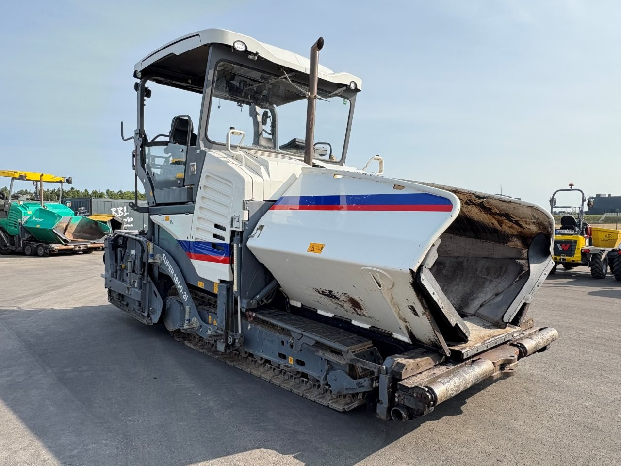 VÖGELE SUPER 1800-3i - Asfalta klājējs: foto 1 VÖGELE SUPER 1800-3i - Asfalta klājējs: foto 1