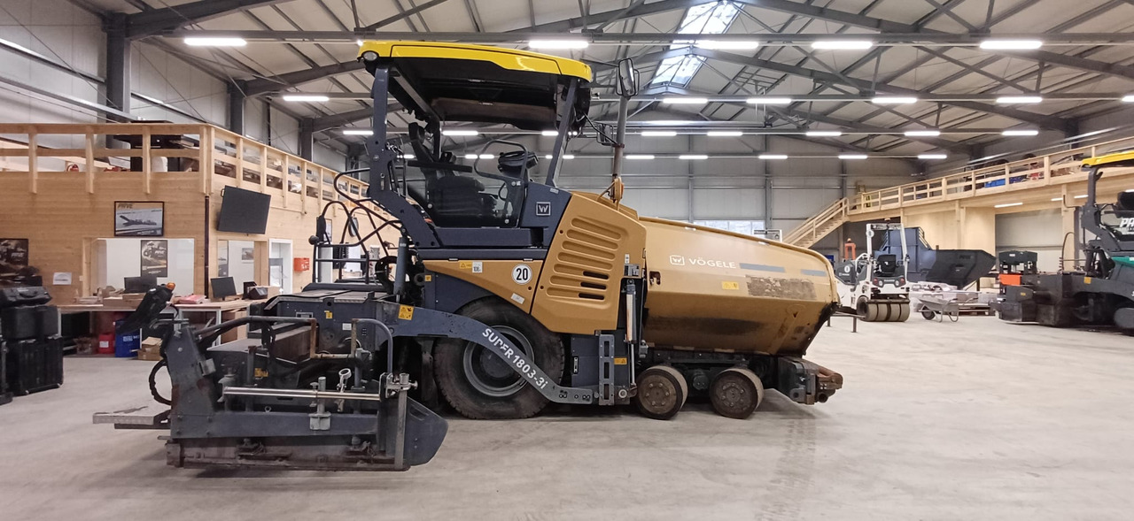 VÖGELE SUPER 1803-3i - Asfalta klājējs: foto 1 VÖGELE SUPER 1803-3i - Asfalta klājējs: foto 1