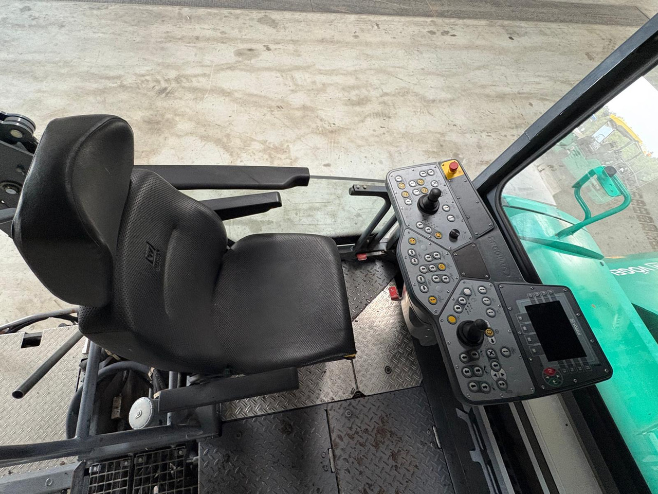 Asfalta klājējs VÖGELE SUPER 1900-3i: foto 22 Asfalta klājējs VÖGELE SUPER 1900-3i: foto 22