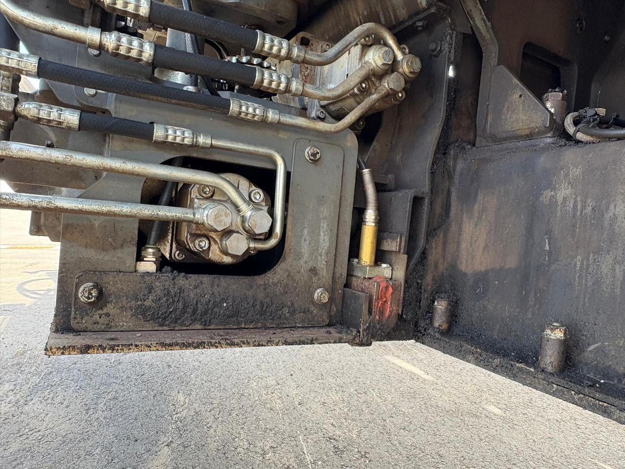 Asfalta klājējs VÖGELE SUPER 1900-3i: foto 15 Asfalta klājējs VÖGELE SUPER 1900-3i: foto 15