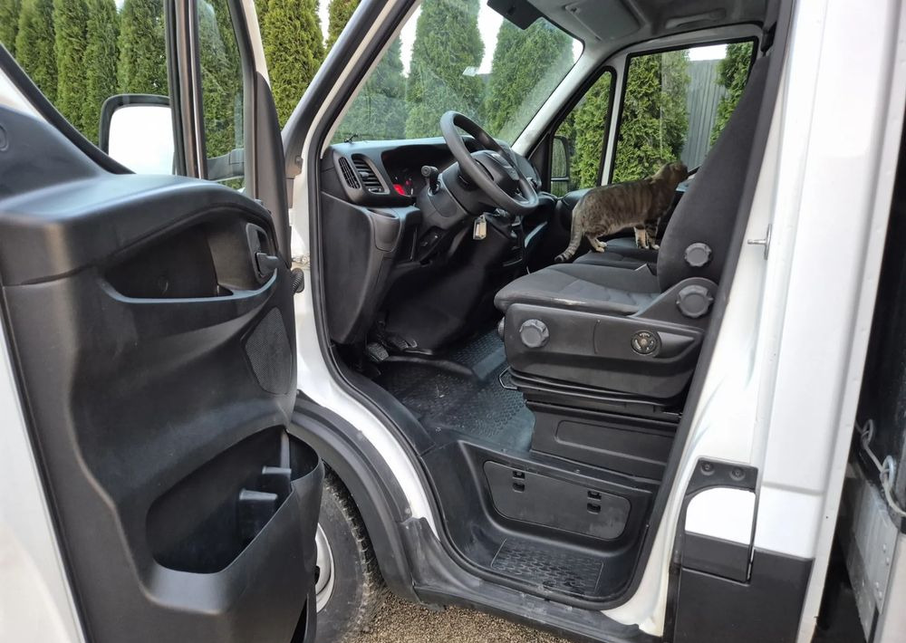 Iveco 35C14 - Automašīna ar kravas platformu: foto 5 Iveco 35C14 - Automašīna ar kravas platformu: foto 5