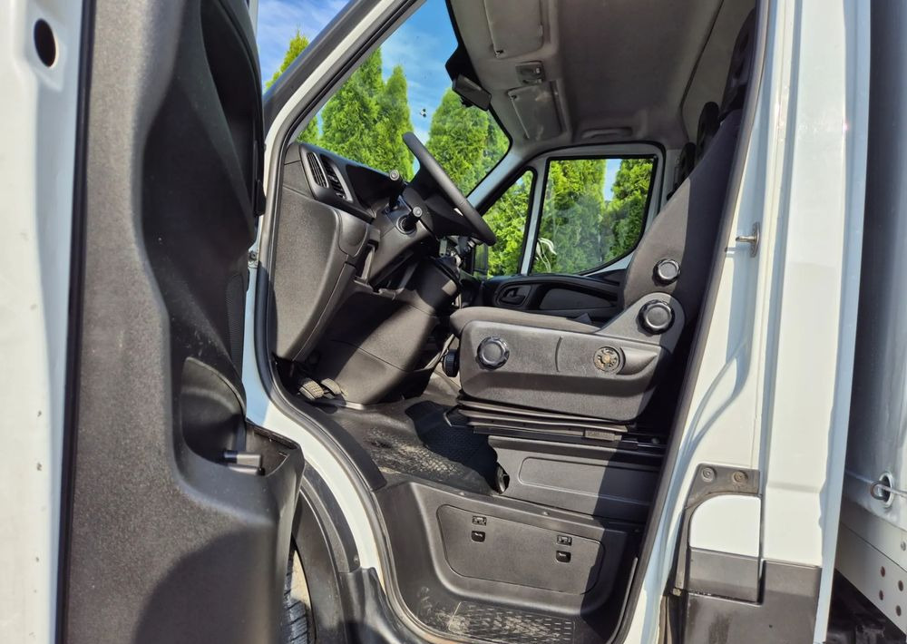 Iveco 35C15 3.0 150KM, Burto-Plandeka - Automašīna ar kravas platformu: foto 5 Iveco 35C15 3.0 150KM, Burto-Plandeka - Automašīna ar kravas platformu: foto 5
