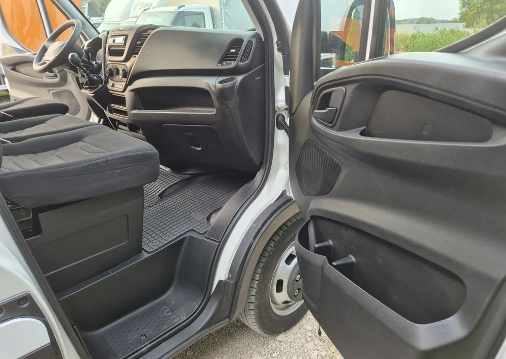 Komercauto pašizgāzējs Iveco 35C15 3.0: foto 6