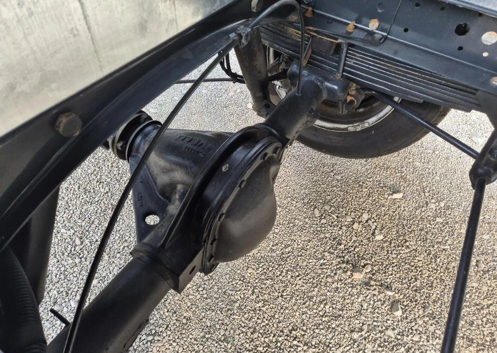 Komercauto pašizgāzējs Iveco 35C15 3.0: foto 14