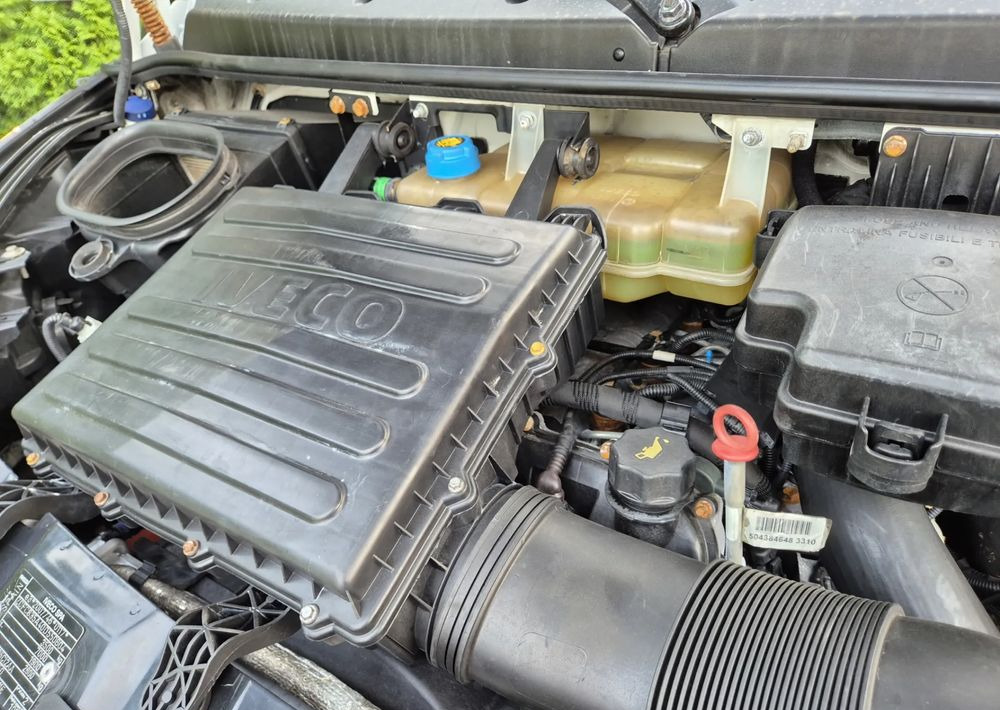 Komercauto pašizgāzējs Iveco 35C15 3.0: foto 20