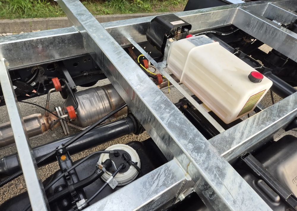 Komercauto pašizgāzējs Iveco 35C15 3.0: foto 12