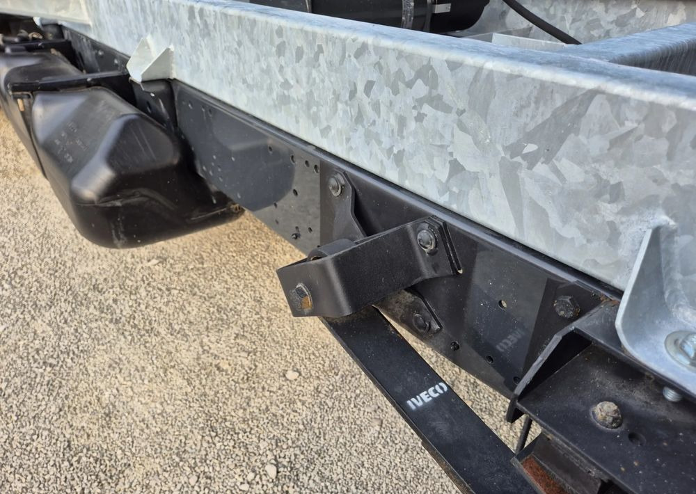 Komercauto pašizgāzējs Iveco 35C18 3.0 180KM: foto 8