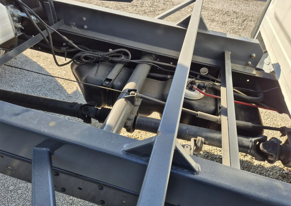 Komercauto pašizgāzējs Iveco 35c15 3.0 150KM: foto 17