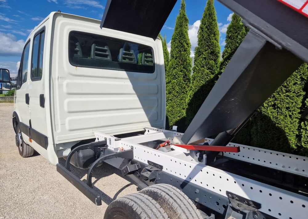 Iveco 35c15 - Komercauto pašizgāzējs: foto 4 Iveco 35c15 - Komercauto pašizgāzējs: foto 4