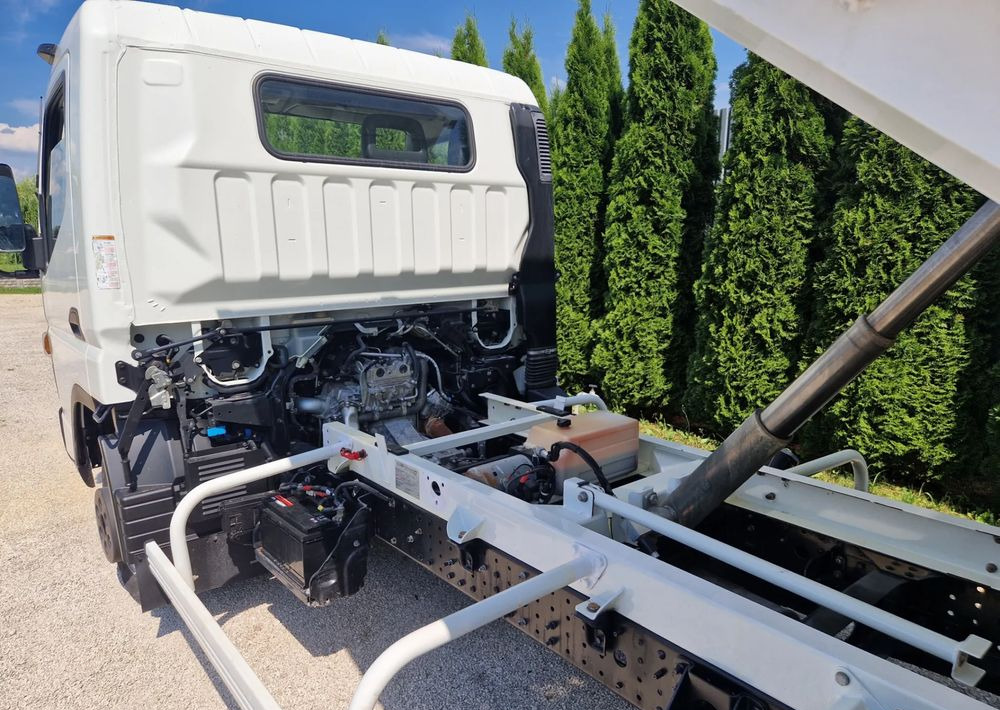 Mitsubishi CANTER 3C13 IVECO 3.0 EURO 5 - Komercauto pašizgāzējs: foto 4 Mitsubishi CANTER 3C13 IVECO 3.0 EURO 5 - Komercauto pašizgāzējs: foto 4
