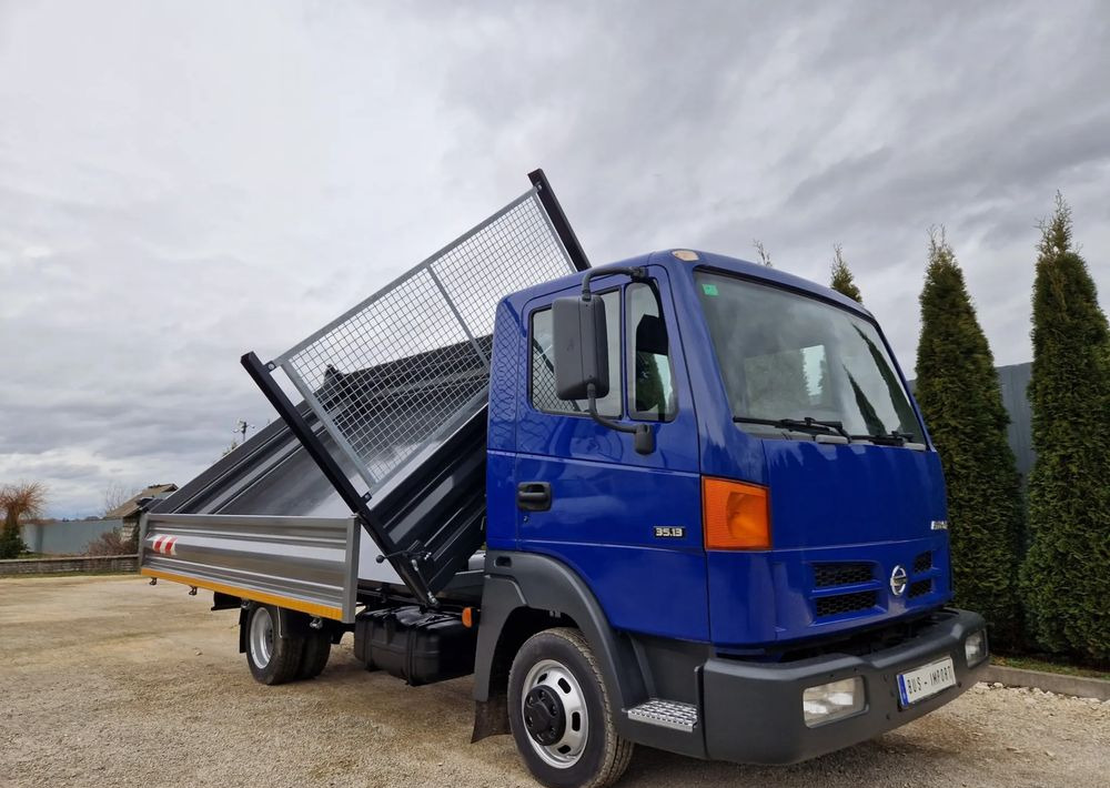 Nissan Atleon 3.0 - Komercauto pašizgāzējs: foto 3 Nissan Atleon 3.0 - Komercauto pašizgāzējs: foto 3