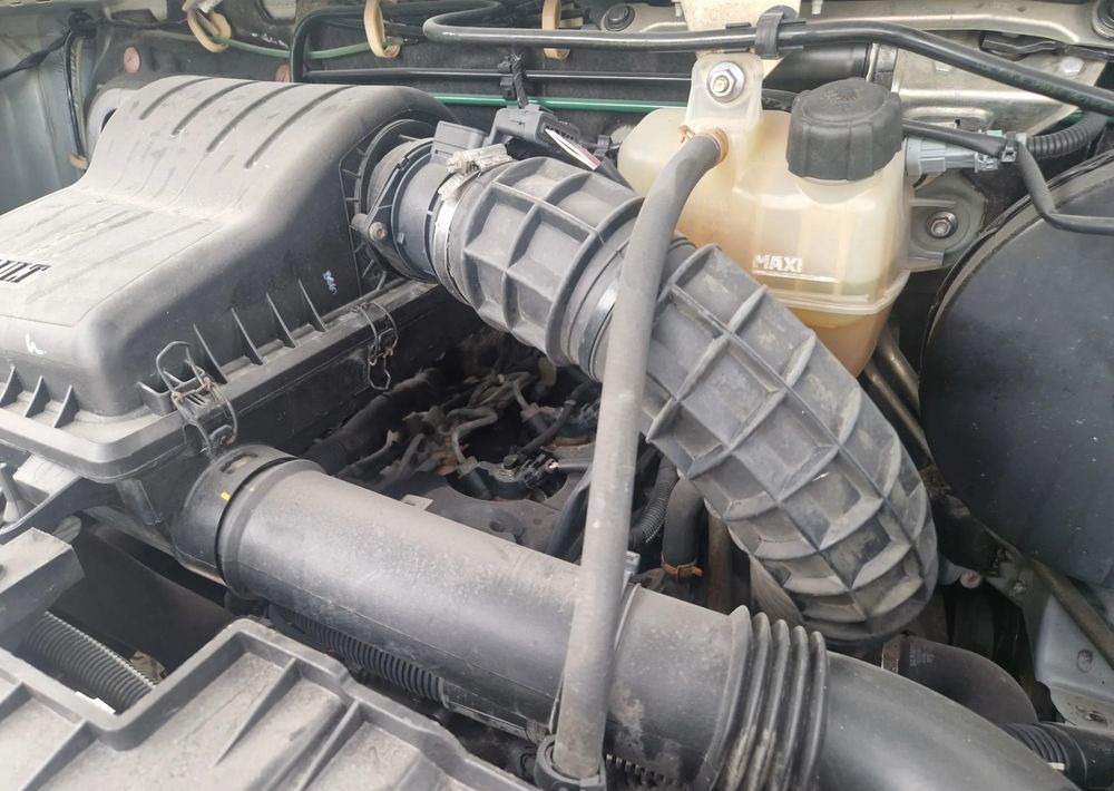 Komercauto pašizgāzējs Renault Mascott 3.0 DXI 150KM: foto 17 Komercauto pašizgāzējs Renault Mascott 3.0 DXI 150KM: foto 17