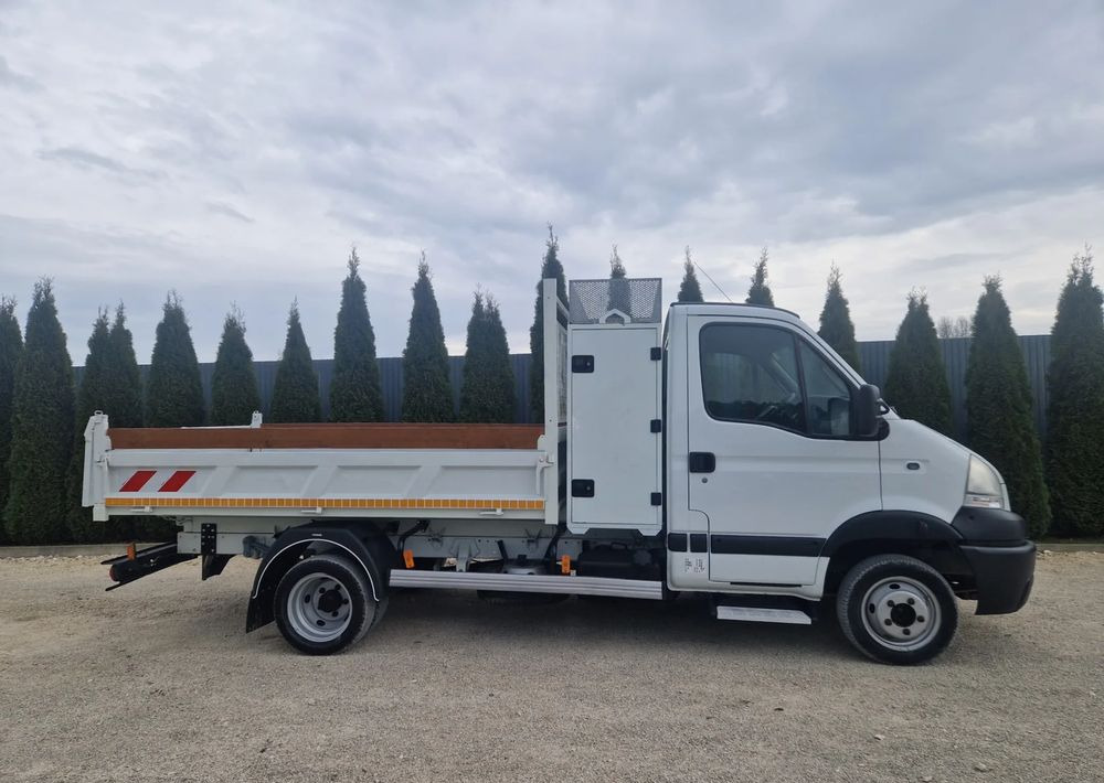 Komercauto pašizgāzējs Renault Mascott 3.0 DXI 150KM: foto 18 Komercauto pašizgāzējs Renault Mascott 3.0 DXI 150KM: foto 18